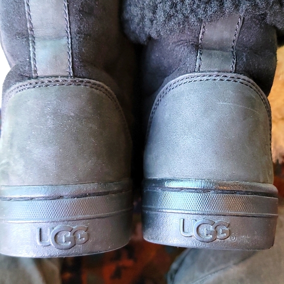 UGG Suede Shearling Collar Booties - Picture 5 of 6